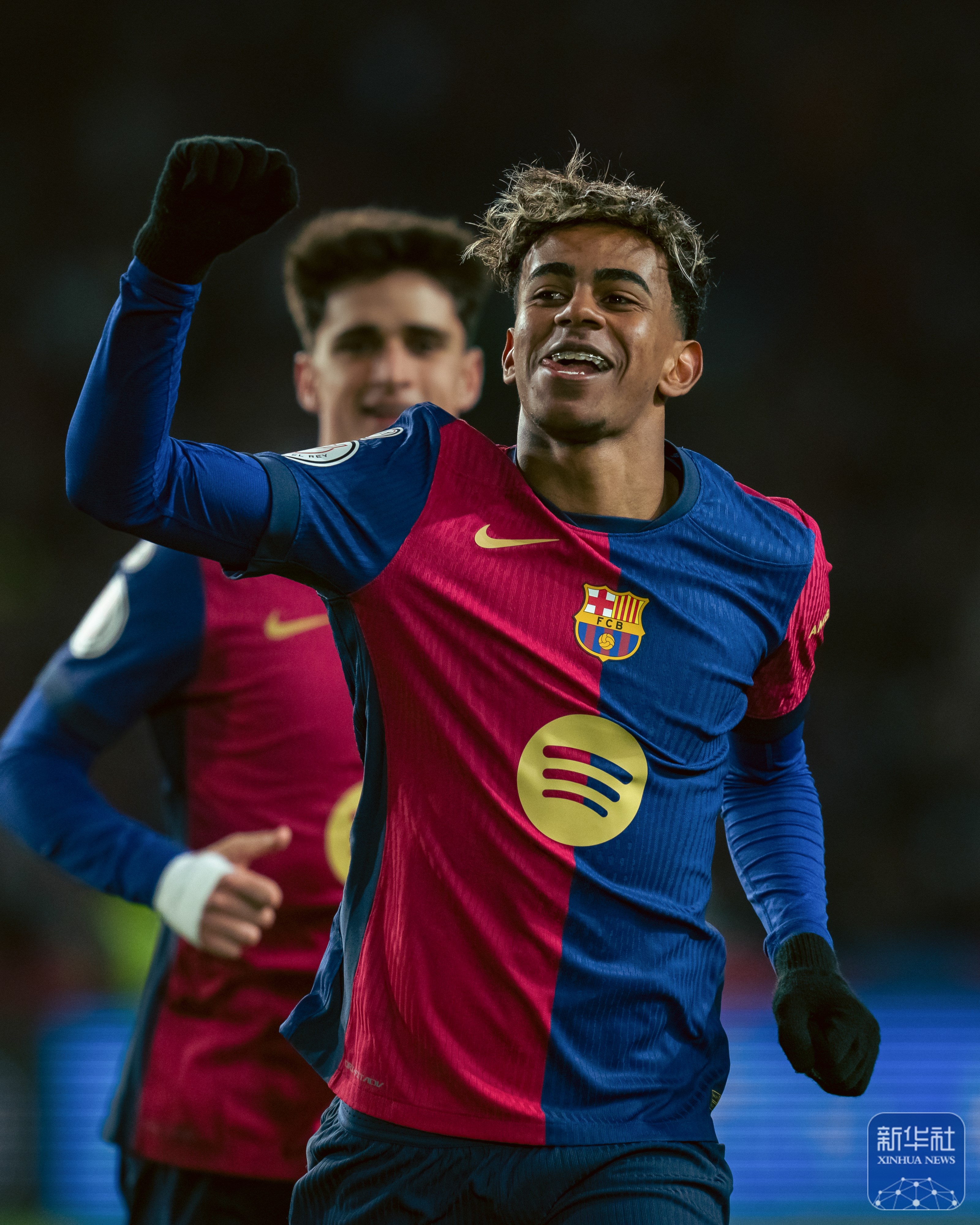 关于全场角逐：西班牙教练赞球员产品畅所欲言的信息