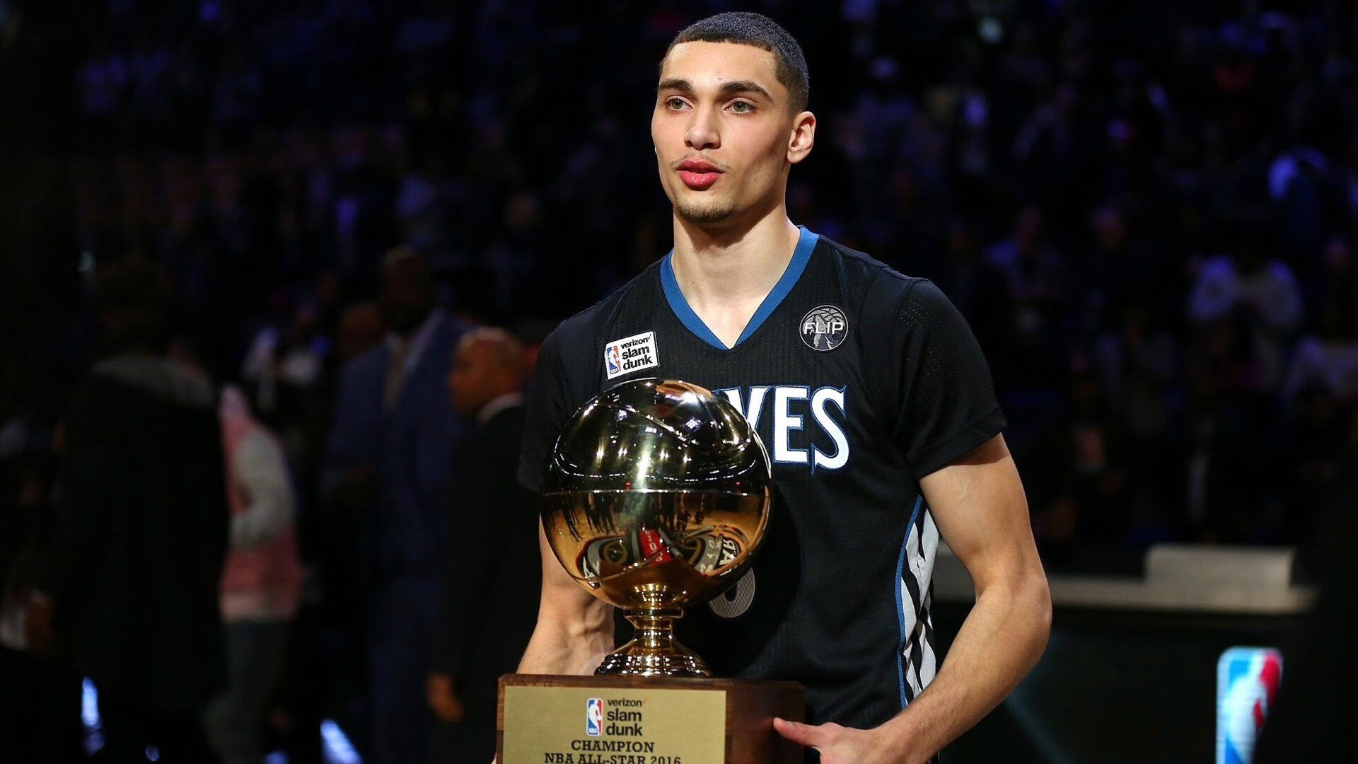 詹姆斯爆冷击败澳大利亚队，大胜引爆全场！